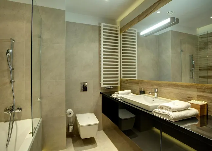 Apartamenty Z Jacuzzi W Sky Tower Διαμέρισμα