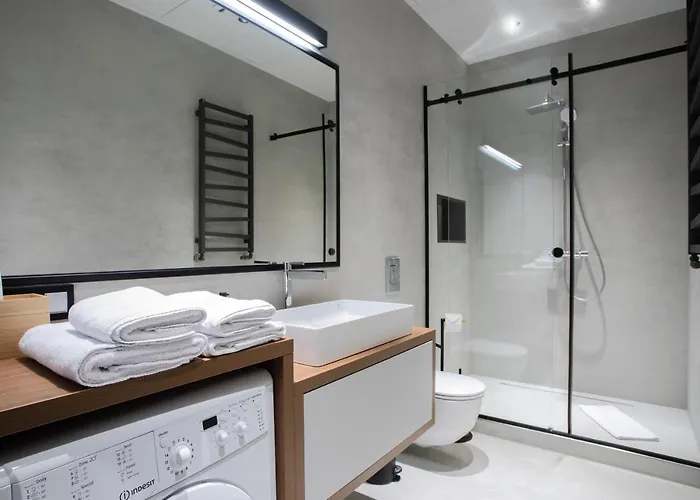 Apartamenty Z Jacuzzi W Sky Tower * Wroclaw