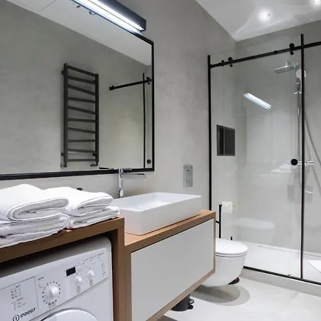 Apartamenty Z Jacuzzi W Sky Tower * Wrocław