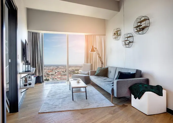 Sky Tower Panorama Apartments Вроцлав