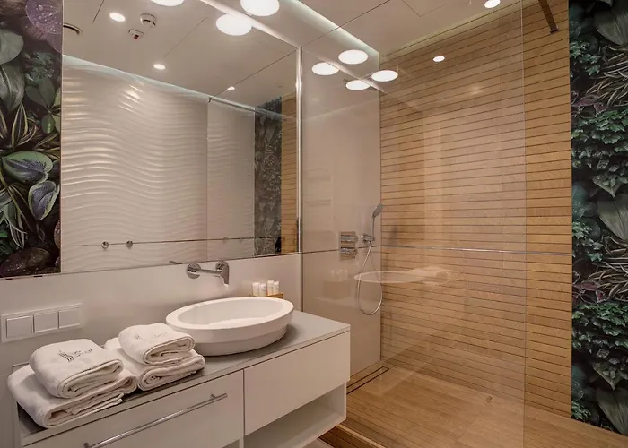 Sky Tower Panorama Apartments Апартаменты *